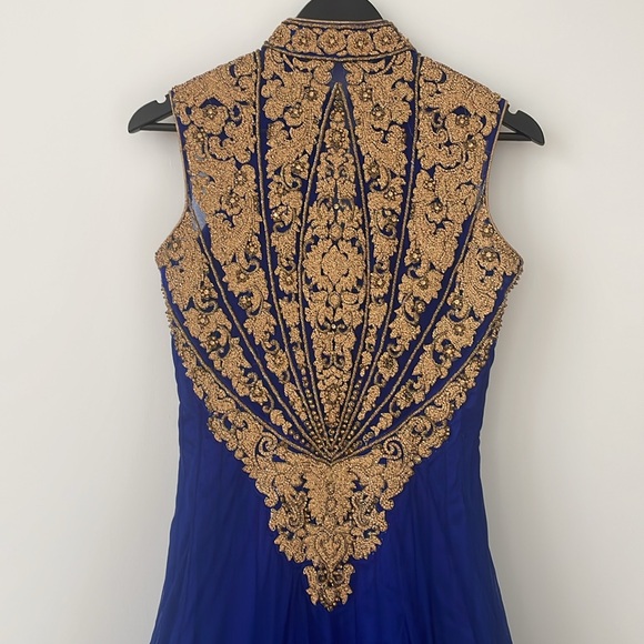 NWOT Stunning Indian Gown (XS) w/ Earrings & Bracelet Set - Picture 5 of 8